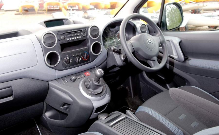  Citroen Berlingo Multispace 2008 года  (фото 17 из 36)